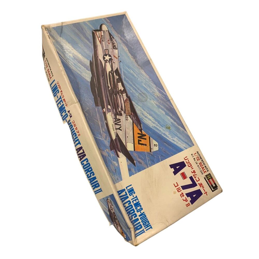 Hasegawa Ling Temco Vought A-7A Corsair II 1:72 Scale Model Kit‎ Damaged Box